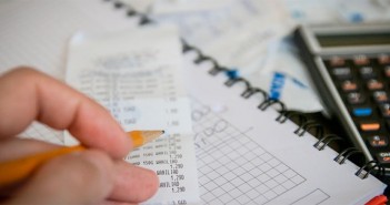 Stretching your income: here are some tips! Stretching Income 1